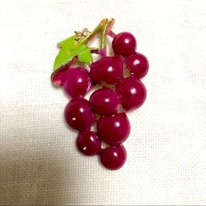 Vintage 1980s grape brooch pin